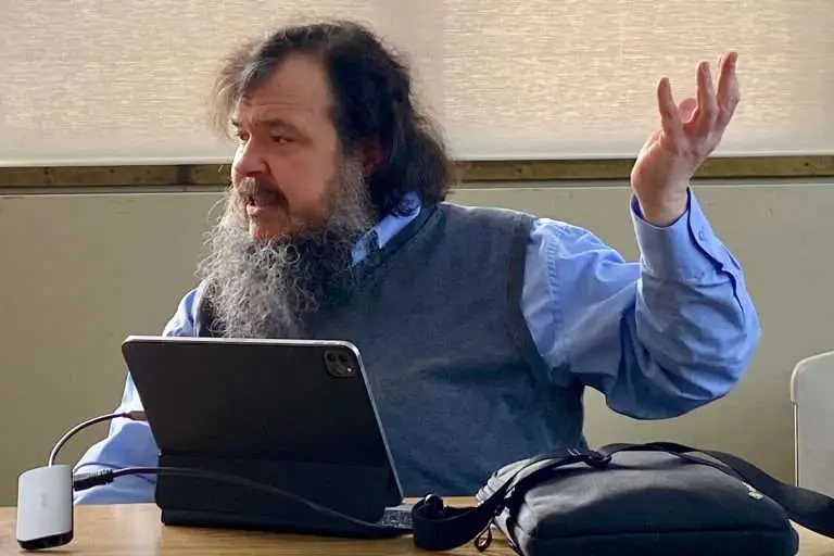 Ruben Puentedura speaking, gesturing excitedly with his hands